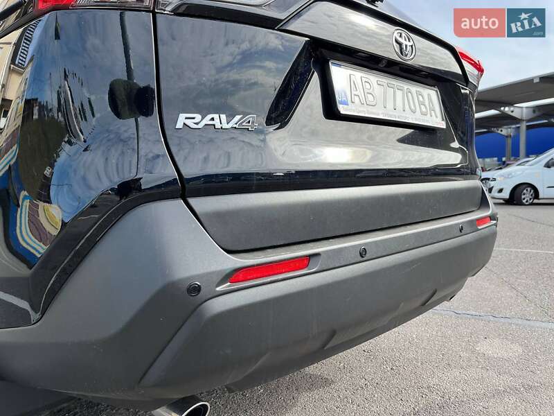Позашляховик / Кросовер Toyota RAV4 2020 в Вінниці