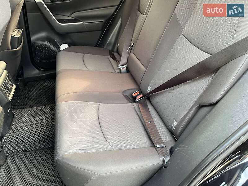 Позашляховик / Кросовер Toyota RAV4 2020 в Вінниці