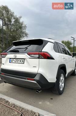 Внедорожник / Кроссовер Toyota RAV4 2020 в Киеве