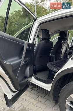 Внедорожник / Кроссовер Toyota RAV4 2017 в Киеве