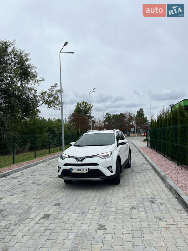 Внедорожник / Кроссовер Toyota RAV4 2017 в Киеве