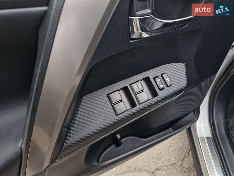 Внедорожник / Кроссовер Toyota RAV4 2014 в Николаеве