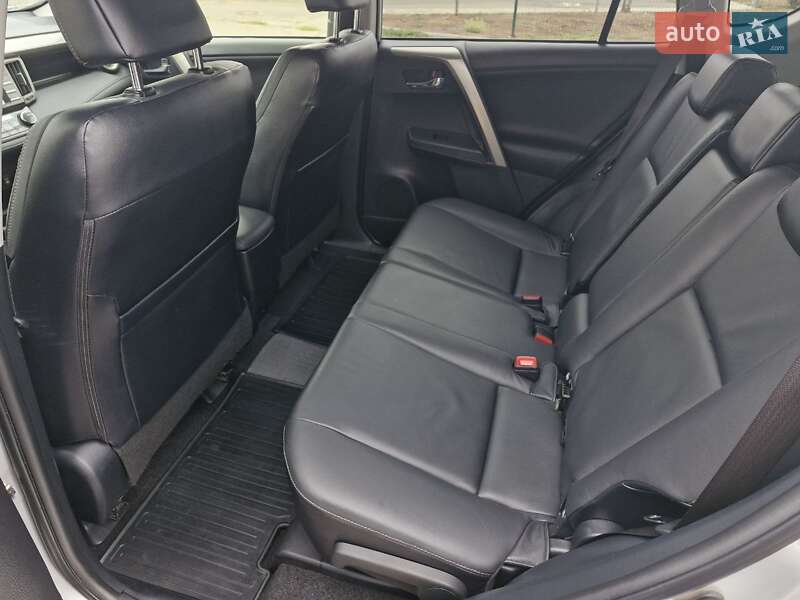 Внедорожник / Кроссовер Toyota RAV4 2014 в Николаеве