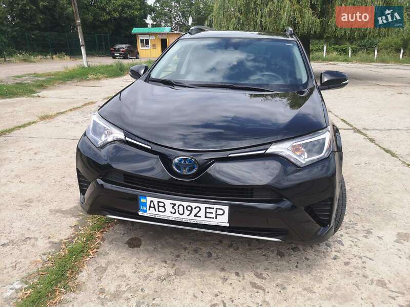 Внедорожник / Кроссовер Toyota RAV4 2018 в Ладыжине