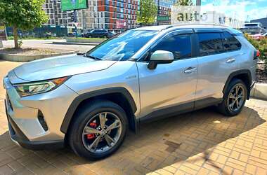 Внедорожник / Кроссовер Toyota RAV4 2021 в Киеве