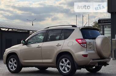 Позашляховик / Кросовер Toyota RAV4 2010 в Запоріжжі