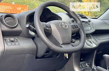 Позашляховик / Кросовер Toyota RAV4 2010 в Запоріжжі