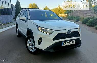 Внедорожник / Кроссовер Toyota RAV4 2020 в Чубинском