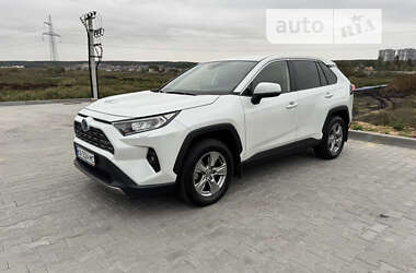 Внедорожник / Кроссовер Toyota RAV4 2023 в Ирпене