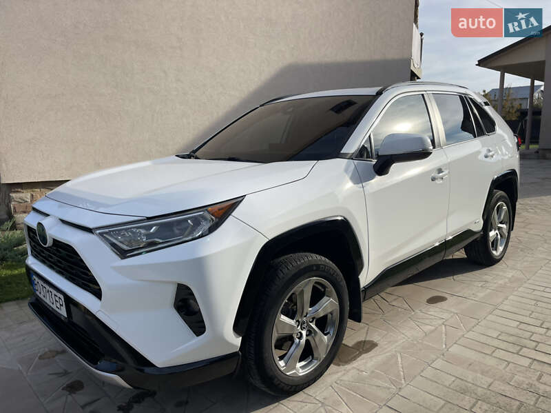 Позашляховик / Кросовер Toyota RAV4 2020 в Чорткові