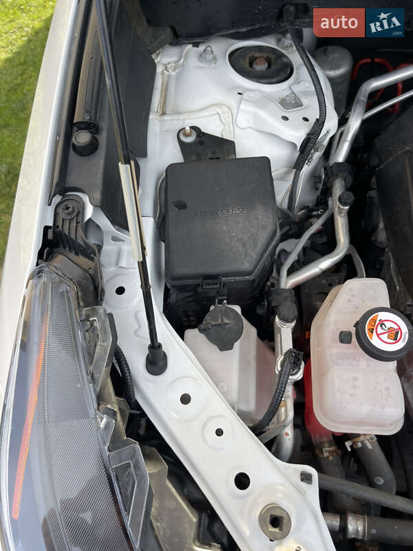 Позашляховик / Кросовер Toyota RAV4 2020 в Чорткові