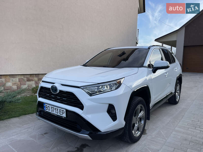 Позашляховик / Кросовер Toyota RAV4 2020 в Чорткові