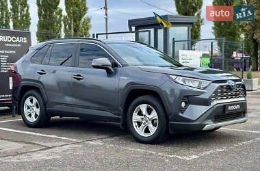 Внедорожник / Кроссовер Toyota RAV4 2020 в Кременчуге