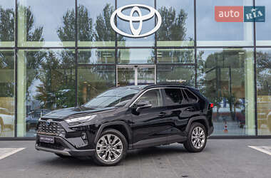 Внедорожник / Кроссовер Toyota RAV4 2023 в Днепре