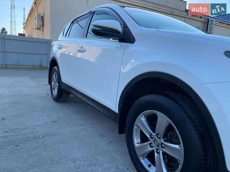 Внедорожник / Кроссовер Toyota RAV4 2015 в Подольске