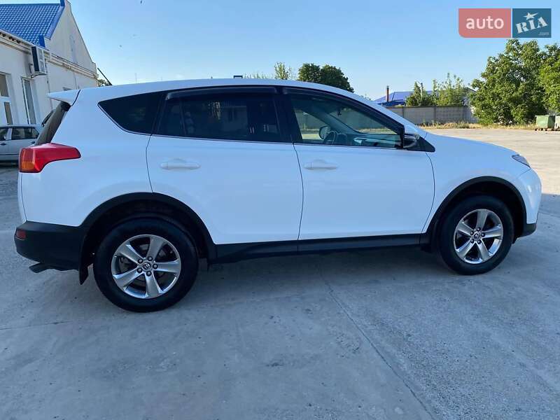 Внедорожник / Кроссовер Toyota RAV4 2015 в Подольске
