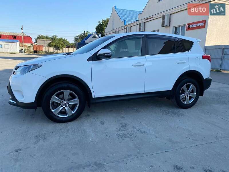Внедорожник / Кроссовер Toyota RAV4 2015 в Подольске