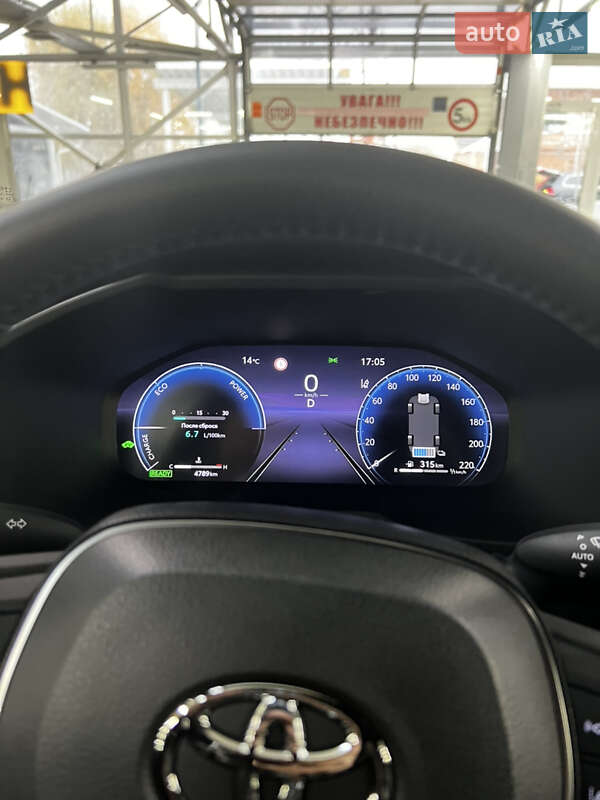 Внедорожник / Кроссовер Toyota RAV4 2023 в Черновцах
