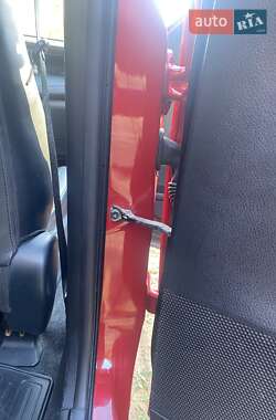 Внедорожник / Кроссовер Toyota RAV4 2013 в 