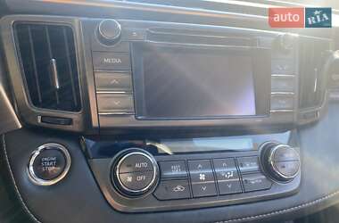 Внедорожник / Кроссовер Toyota RAV4 2013 в 