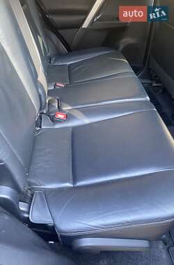 Внедорожник / Кроссовер Toyota RAV4 2013 в 