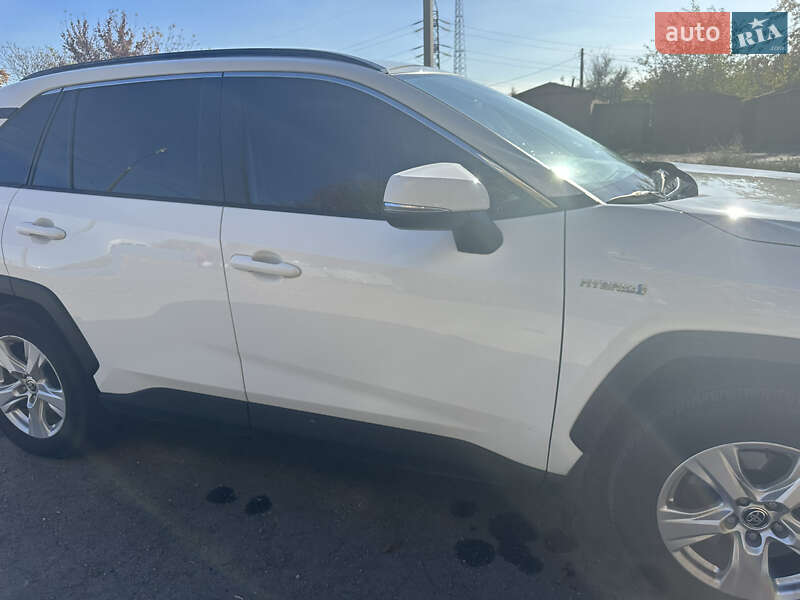 Позашляховик / Кросовер Toyota RAV4 2021 в Кривому Розі