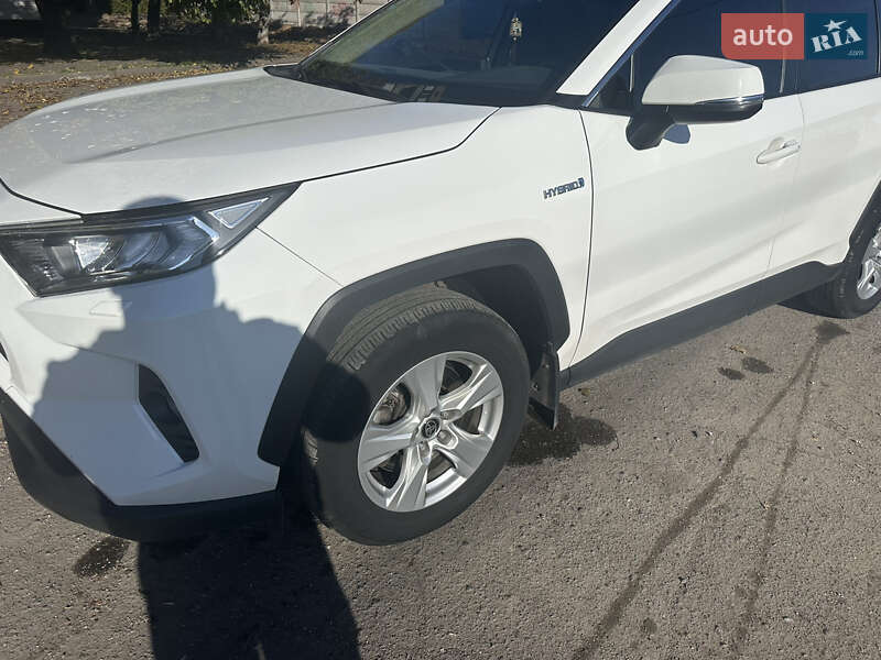 Позашляховик / Кросовер Toyota RAV4 2021 в Кривому Розі