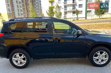 Внедорожник / Кроссовер Toyota RAV4 2011 в Ровно