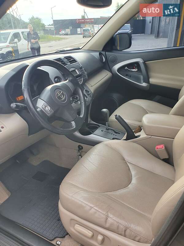 Внедорожник / Кроссовер Toyota RAV4 2008 в Виннице