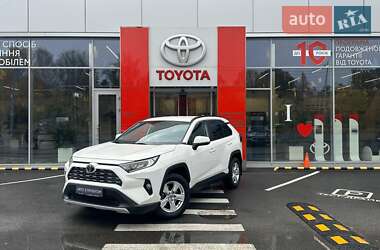 Позашляховик / Кросовер Toyota RAV4 2021 в Харкові