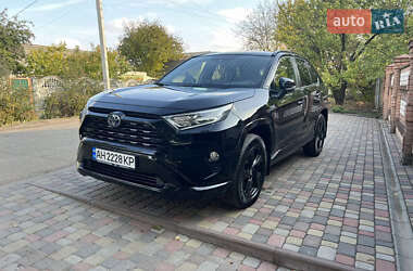 Позашляховик / Кросовер Toyota RAV4 2020 в Харкові