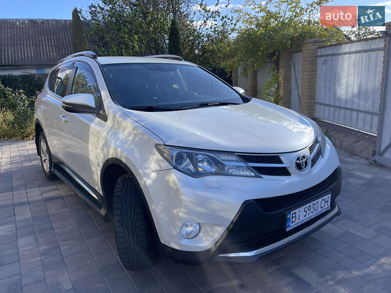 Внедорожник / Кроссовер Toyota RAV4 2014 в Миргороде