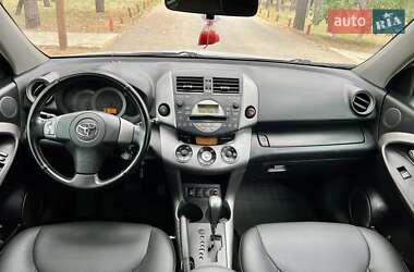 Внедорожник / Кроссовер Toyota RAV4 2007 в Киеве