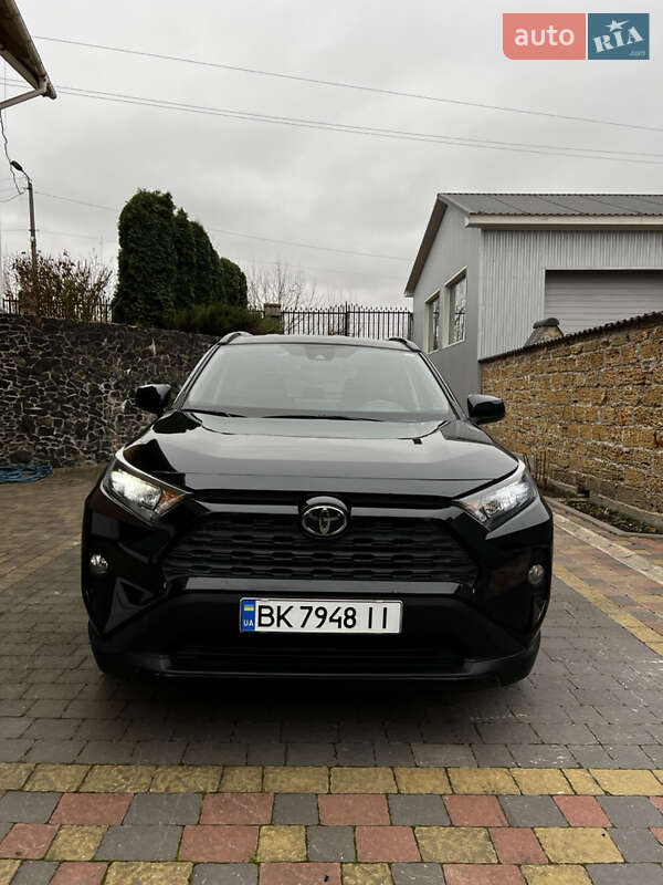 Позашляховик / Кросовер Toyota RAV4 2018 в Дубні