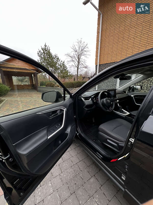 Позашляховик / Кросовер Toyota RAV4 2018 в Дубні