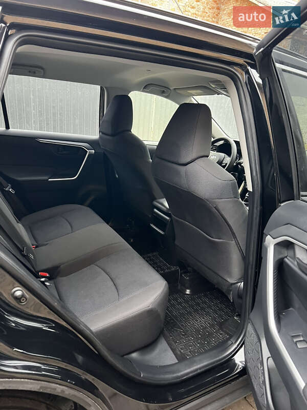 Позашляховик / Кросовер Toyota RAV4 2018 в Дубні