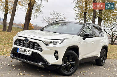 Внедорожник / Кроссовер Toyota RAV4 2020 в Киеве