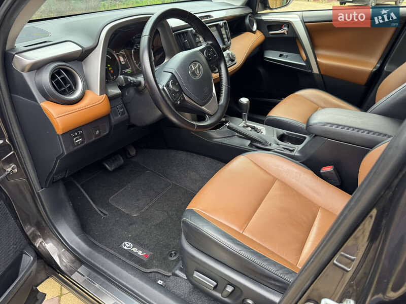 Позашляховик / Кросовер Toyota RAV4 2015 в Одесі