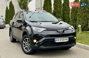 Позашляховик / Кросовер Toyota RAV4 2018 в Києві