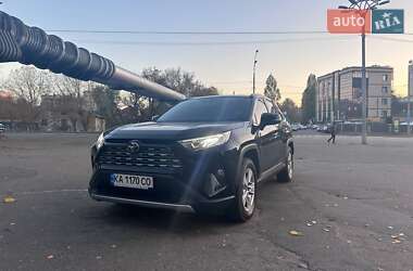 Внедорожник / Кроссовер Toyota RAV4 2020 в Киеве