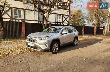 Позашляховик / Кросовер Toyota RAV4 2020 в Києві