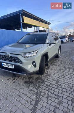 Позашляховик / Кросовер Toyota RAV4 2020 в Івано-Франківську