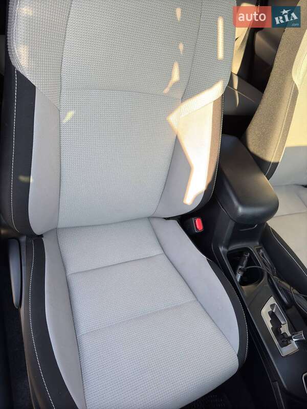 Позашляховик / Кросовер Toyota RAV4 2016 в Львові