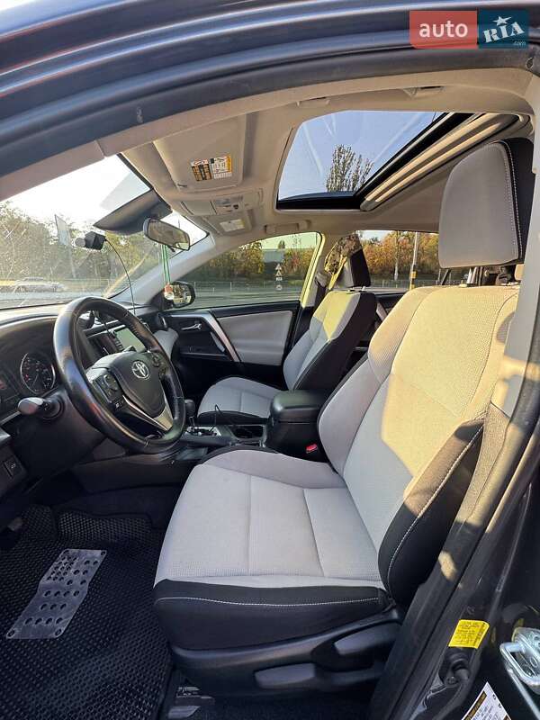 Позашляховик / Кросовер Toyota RAV4 2016 в Львові