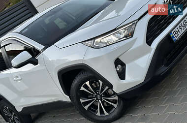 Внедорожник / Кроссовер Toyota RAV4 2019 в Одессе