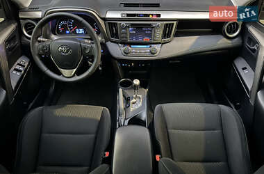 Внедорожник / Кроссовер Toyota RAV4 2013 в 