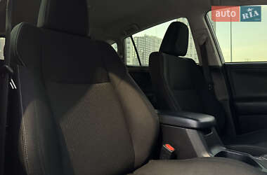 Внедорожник / Кроссовер Toyota RAV4 2013 в 