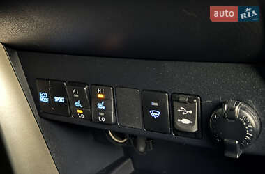 Внедорожник / Кроссовер Toyota RAV4 2013 в 