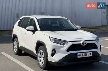 Внедорожник / Кроссовер Toyota RAV4 2019 в Полтаве