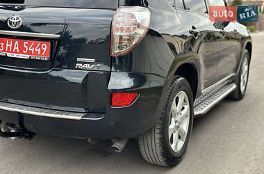 Внедорожник / Кроссовер Toyota RAV4 2011 в Ровно